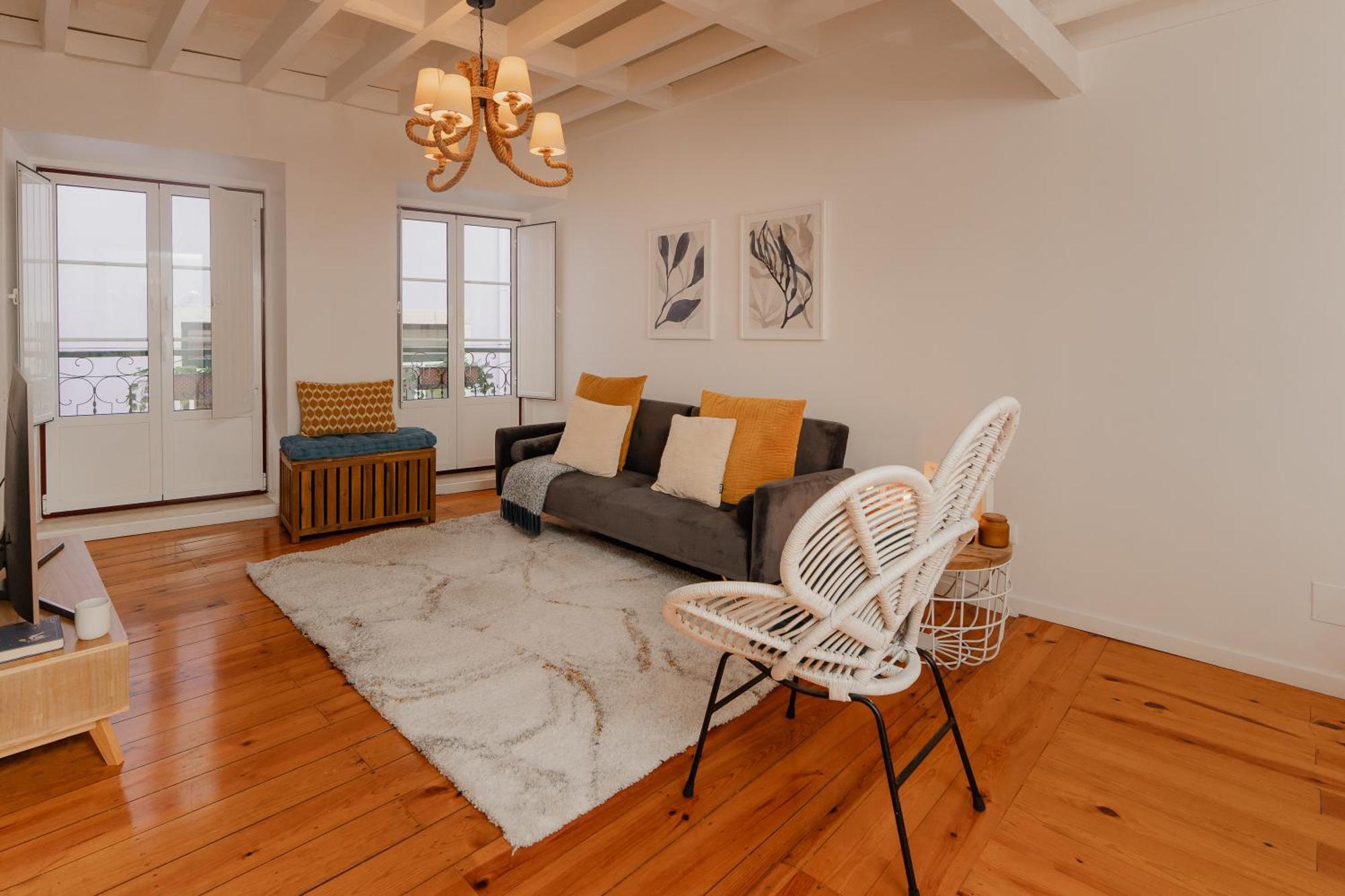 Stylish Getaway In A Mezzanine Flat By The Castle Apartment Lisbon Bagian luar foto