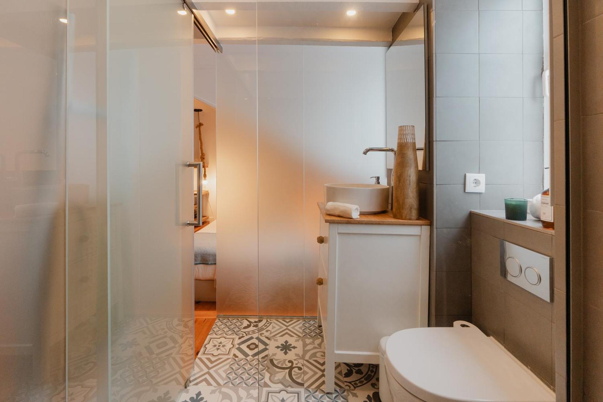 Stylish Getaway In A Mezzanine Flat By The Castle Apartment Lisbon Bagian luar foto