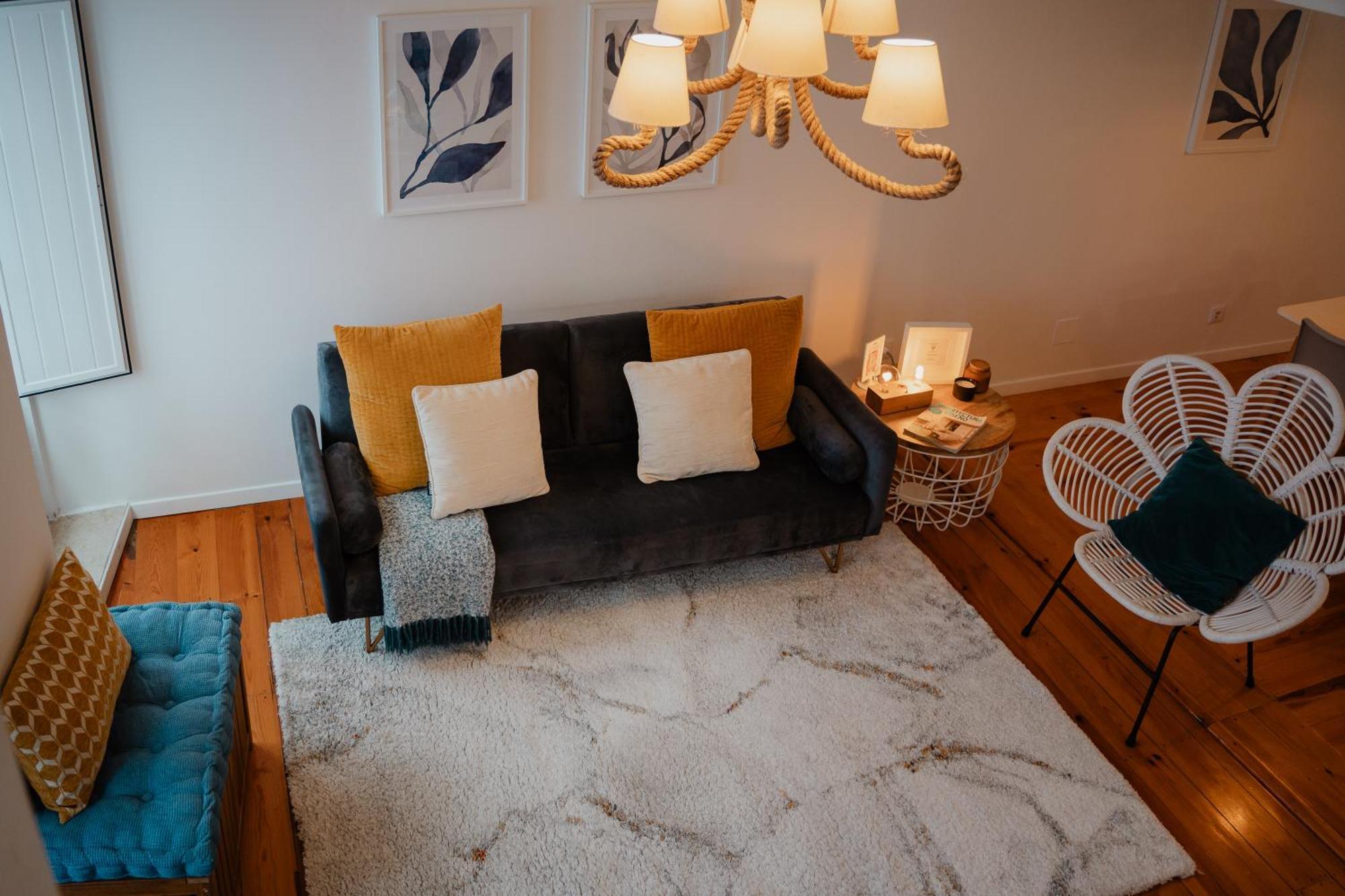 Stylish Getaway In A Mezzanine Flat By The Castle Apartment Lisbon Bagian luar foto